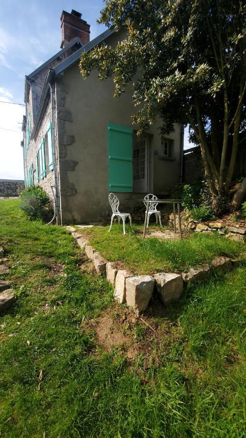 Une Suite Au Jardin Hyenville Exterior photo